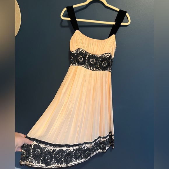 Vintage Diane Von Furstenberg - Picture 1 of 9